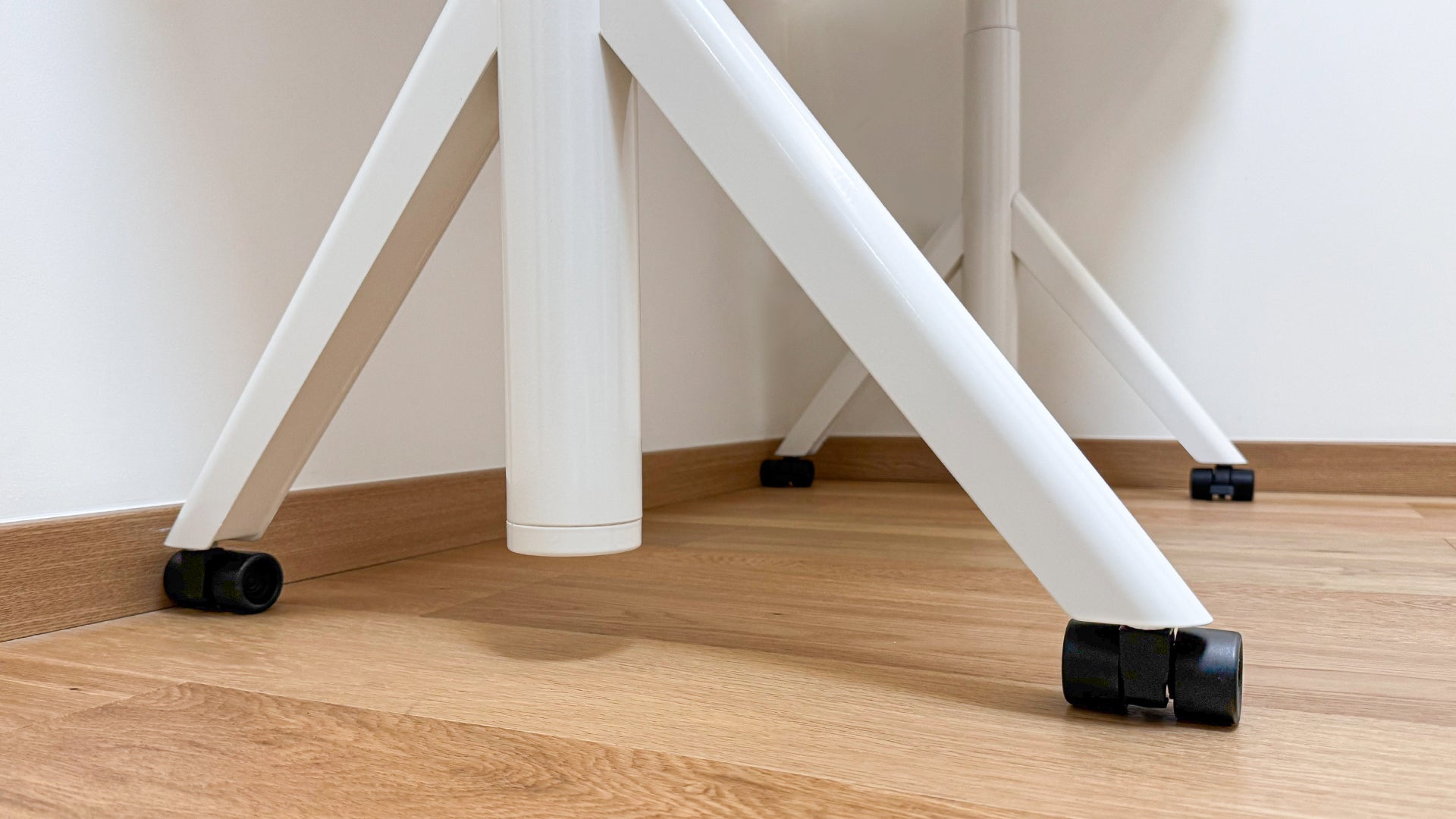 M8 Threaded Lockable Caster Wheels for Standing Desks